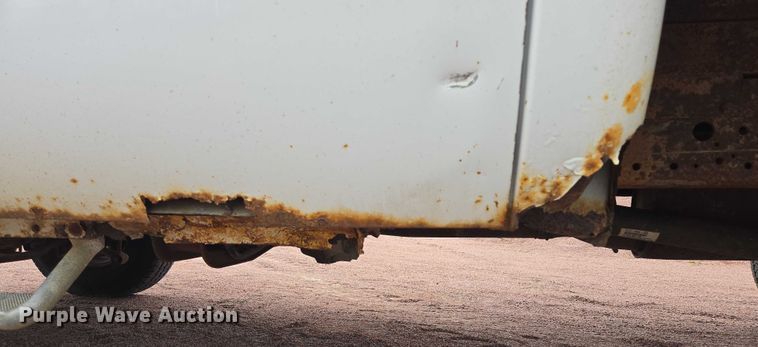 image for item DY1143 2001 Ford F350 Super Duty dump bed pickup truck