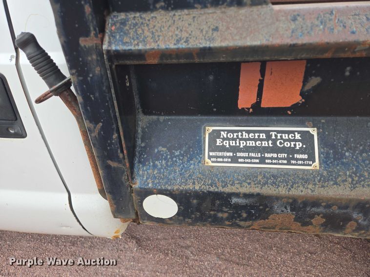 image for item DY1143 2001 Ford F350 Super Duty dump bed pickup truck