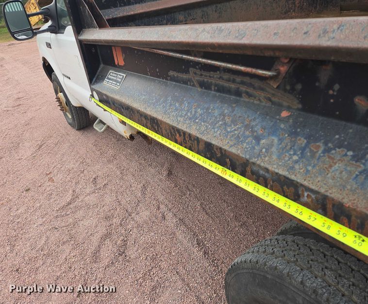 image for item DY1143 2001 Ford F350 Super Duty dump bed pickup truck