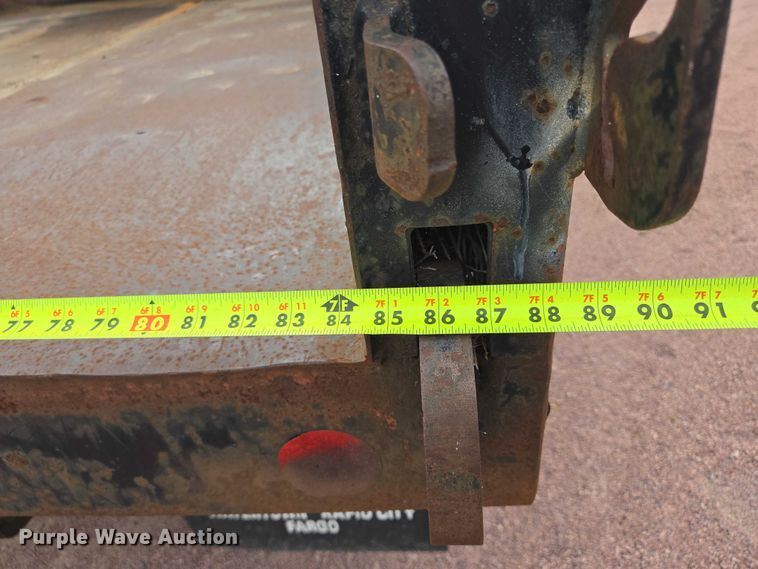 image for item DY1143 2001 Ford F350 Super Duty dump bed pickup truck