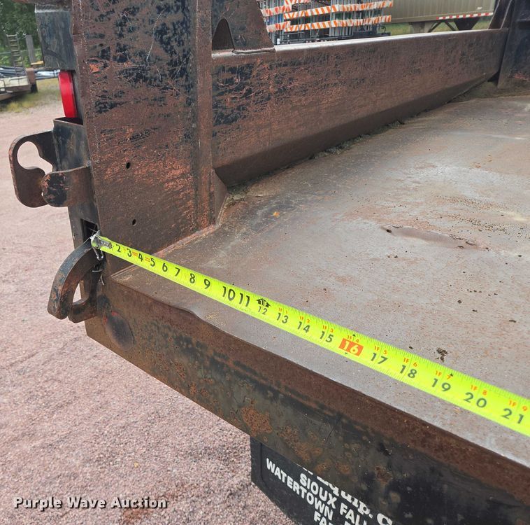 image for item DY1143 2001 Ford F350 Super Duty dump bed pickup truck