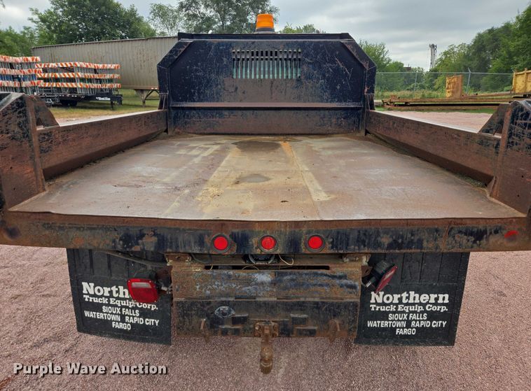 image for item DY1143 2001 Ford F350 Super Duty dump bed pickup truck