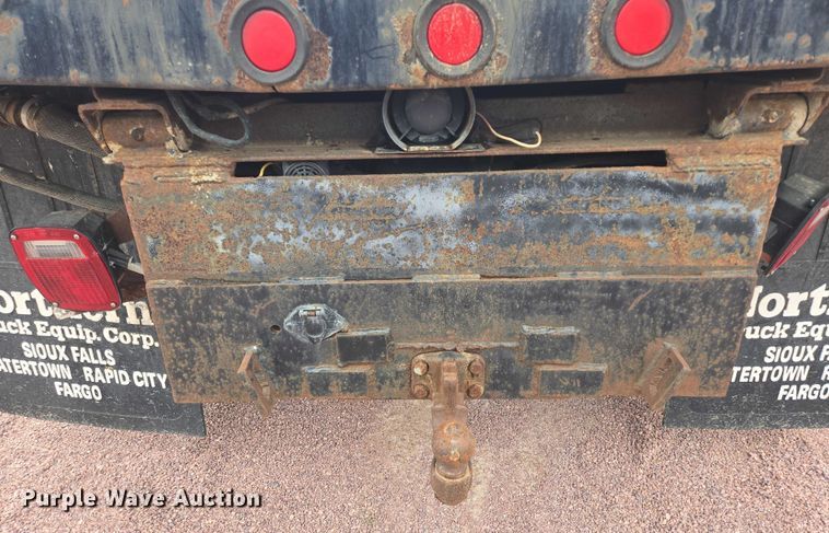 image for item DY1143 2001 Ford F350 Super Duty dump bed pickup truck