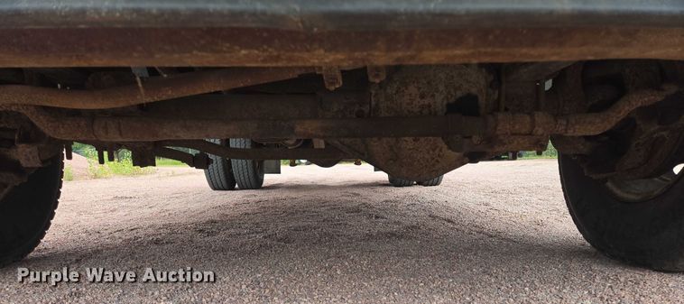 image for item DY1143 2001 Ford F350 Super Duty dump bed pickup truck