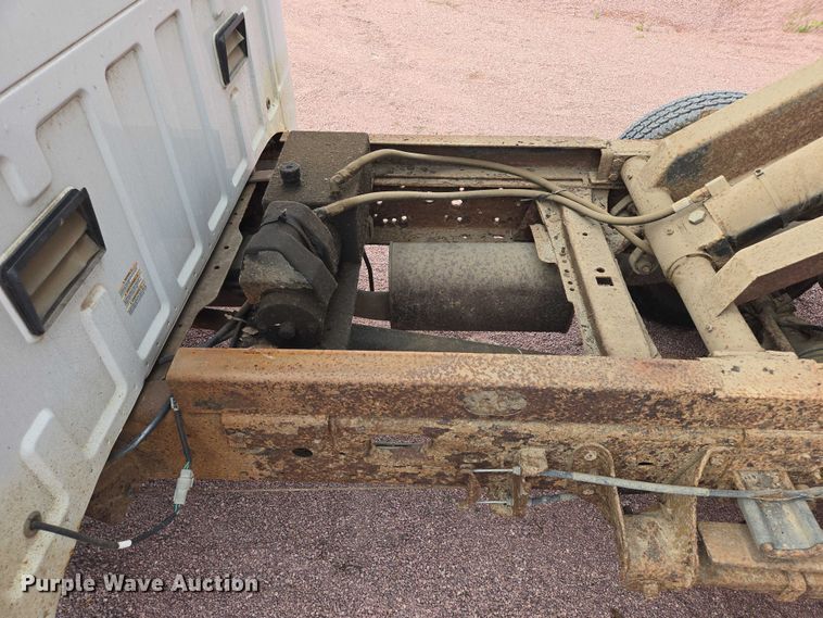 image for item DY1143 2001 Ford F350 Super Duty dump bed pickup truck