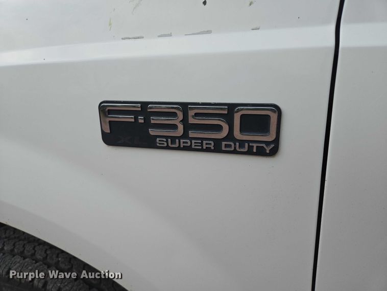 image for item DY1143 2001 Ford F350 Super Duty dump bed pickup truck