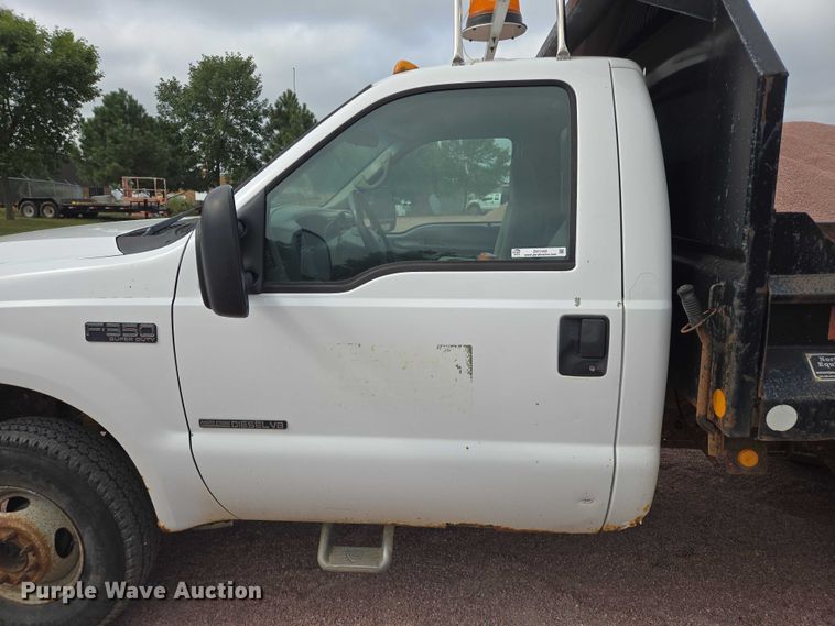 image for item DY1143 2001 Ford F350 Super Duty dump bed pickup truck