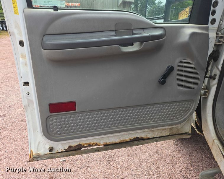 image for item DY1143 2001 Ford F350 Super Duty dump bed pickup truck