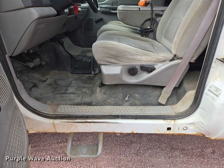 image for item DY1143 2001 Ford F350 Super Duty dump bed pickup truck