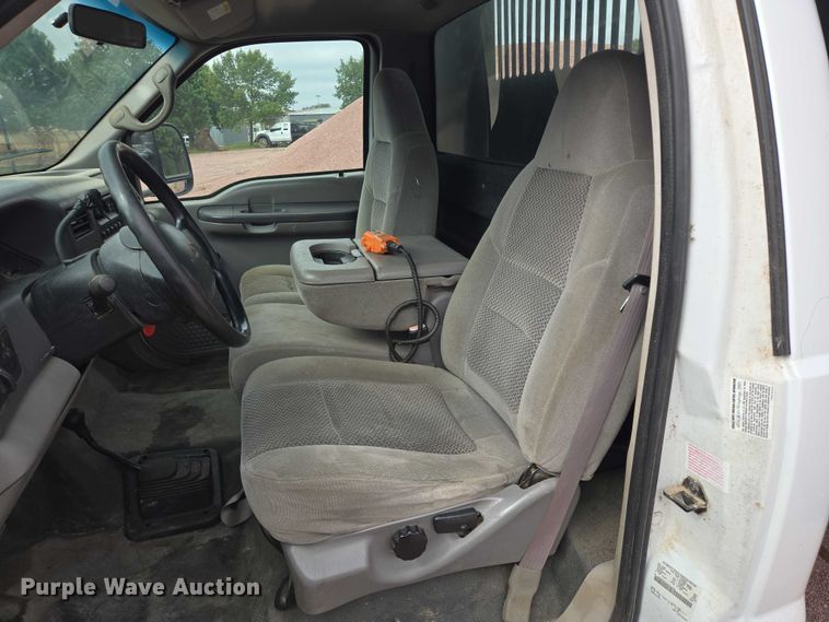 image for item DY1143 2001 Ford F350 Super Duty dump bed pickup truck