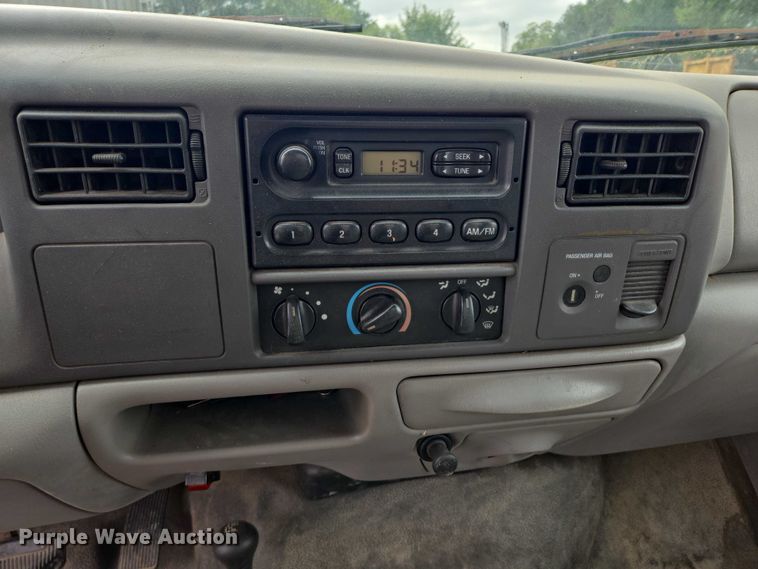 image for item DY1143 2001 Ford F350 Super Duty dump bed pickup truck