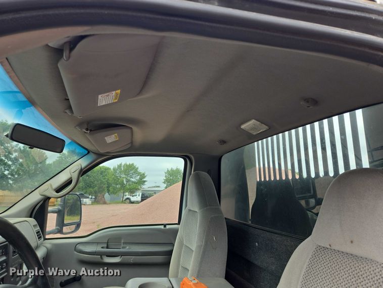 image for item DY1143 2001 Ford F350 Super Duty dump bed pickup truck