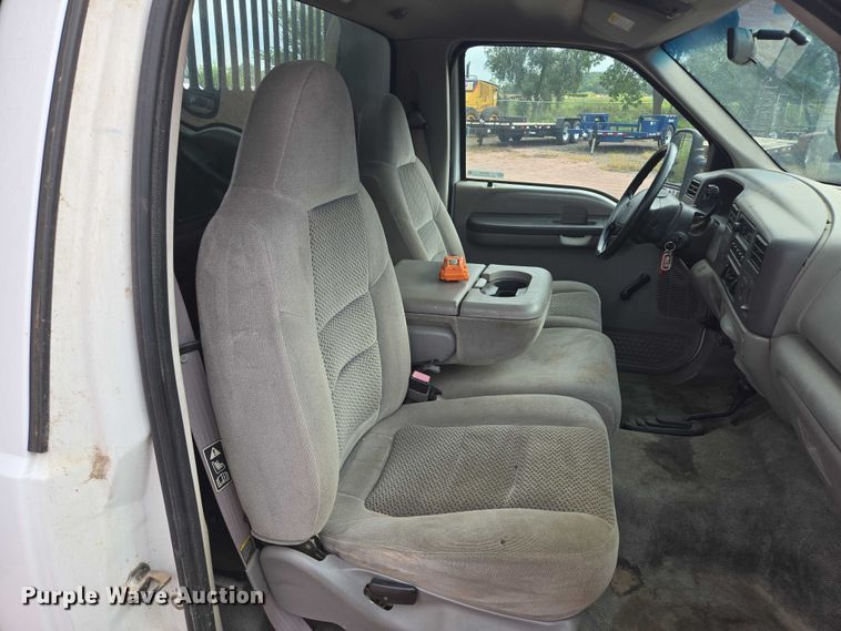 image for item DY1143 2001 Ford F350 Super Duty dump bed pickup truck