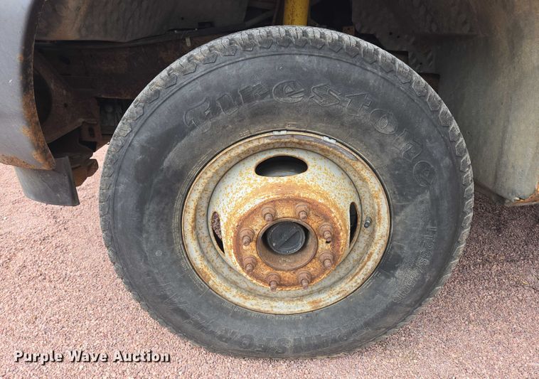 image for item DY1143 2001 Ford F350 Super Duty dump bed pickup truck