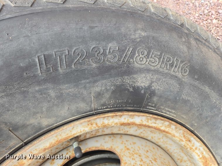 image for item DY1143 2001 Ford F350 Super Duty dump bed pickup truck