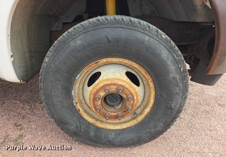 image for item DY1143 2001 Ford F350 Super Duty dump bed pickup truck