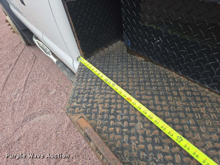 image for item DY1144 2012 Ford F450 Super Duty flatbed truck