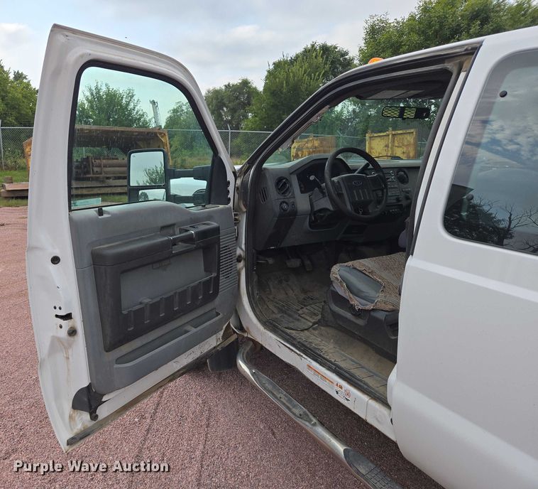 image for item DY1144 2012 Ford F450 Super Duty flatbed truck