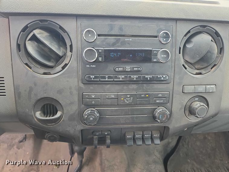 image for item DY1144 2012 Ford F450 Super Duty flatbed truck