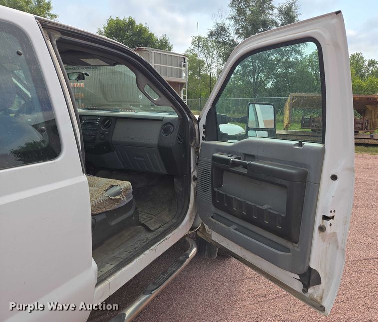 image for item DY1144 2012 Ford F450 Super Duty flatbed truck