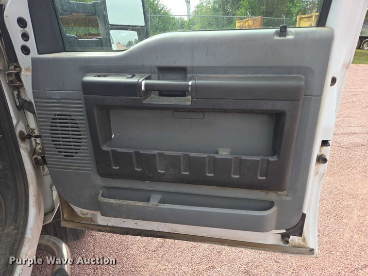 image for item DY1144 2012 Ford F450 Super Duty flatbed truck