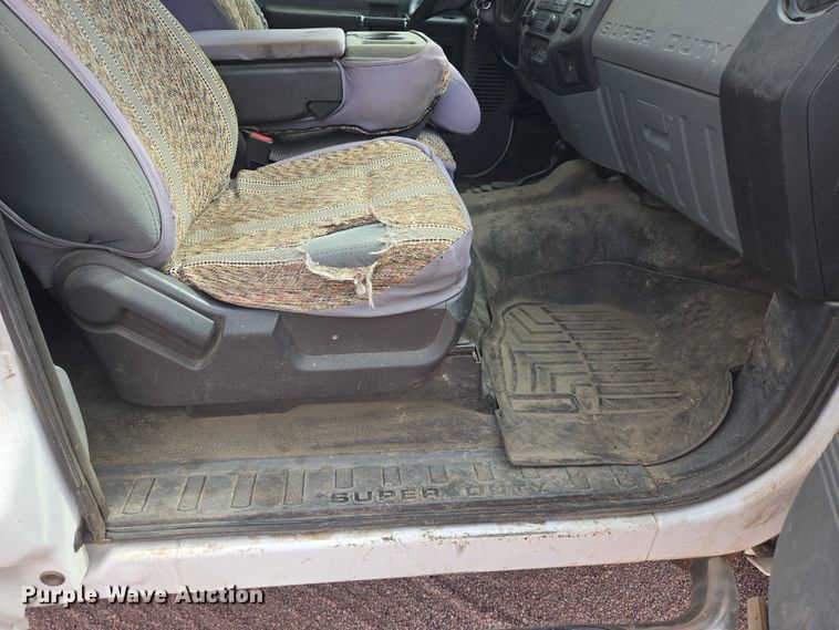 image for item DY1144 2012 Ford F450 Super Duty flatbed truck