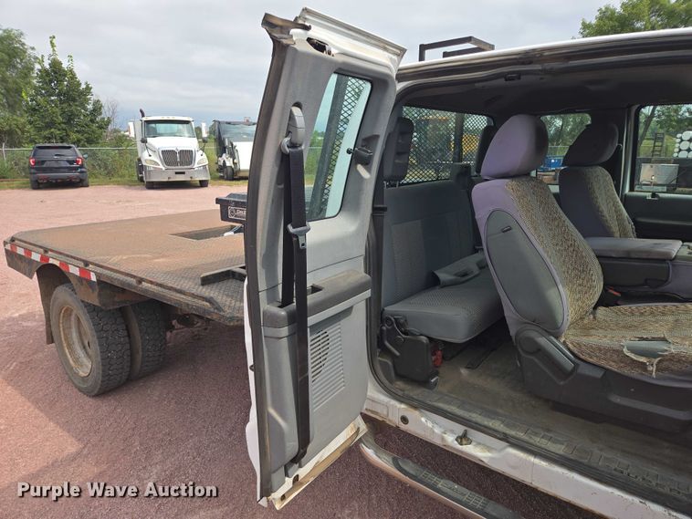 image for item DY1144 2012 Ford F450 Super Duty flatbed truck