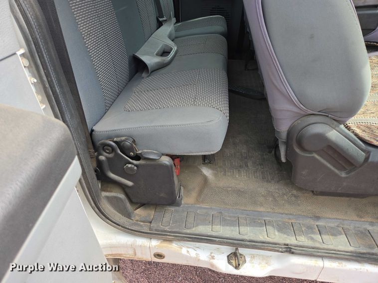 image for item DY1144 2012 Ford F450 Super Duty flatbed truck