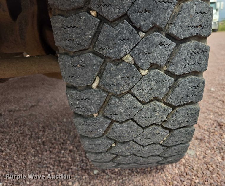 image for item DY1144 2012 Ford F450 Super Duty flatbed truck