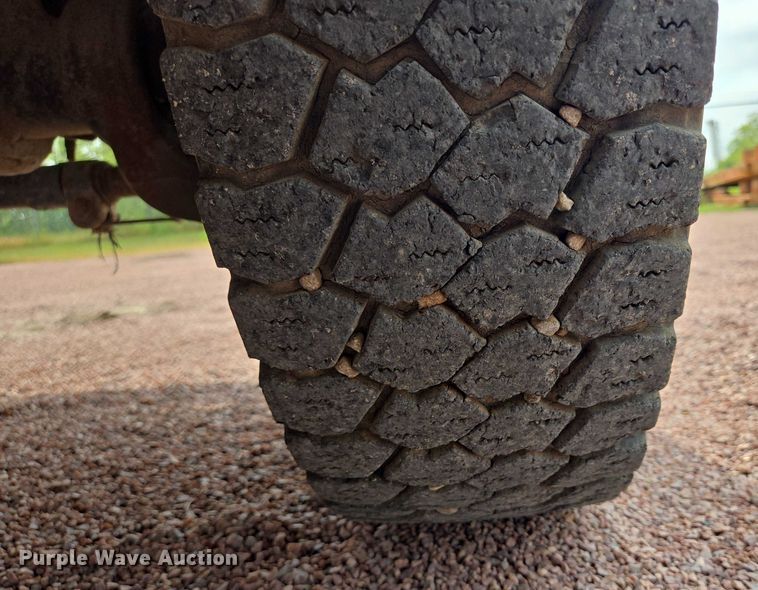 image for item DY1144 2012 Ford F450 Super Duty flatbed truck