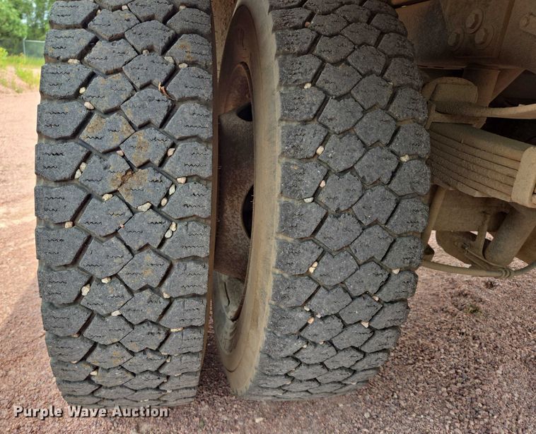 image for item DY1144 2012 Ford F450 Super Duty flatbed truck