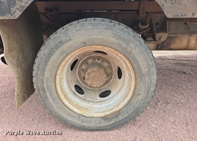 image for item DY1144 2012 Ford F450 Super Duty flatbed truck