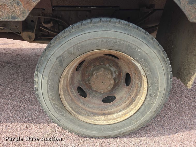 image for item DY1144 2012 Ford F450 Super Duty flatbed truck