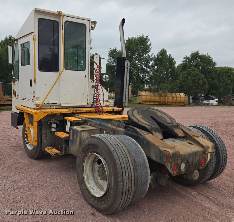 image for item DY1145 2011 Kalmar  Ottawa yard truck