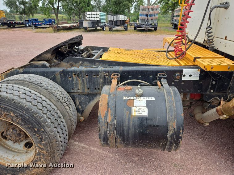 image for item DY1145 2011 Kalmar  Ottawa yard truck