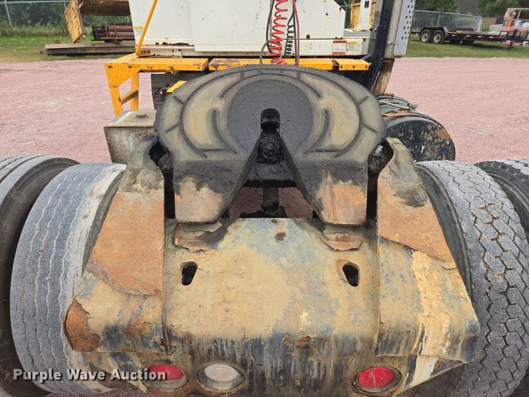 image for item DY1145 2011 Kalmar  Ottawa yard truck