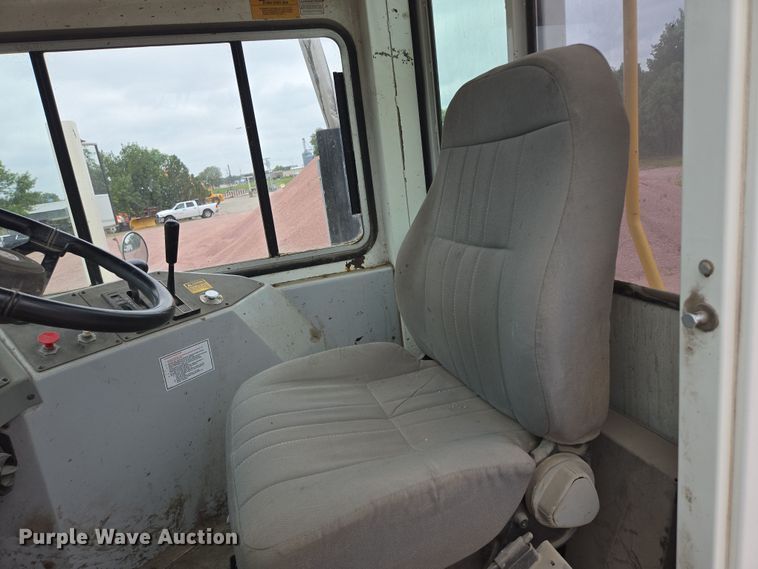 image for item DY1145 2011 Kalmar  Ottawa yard truck