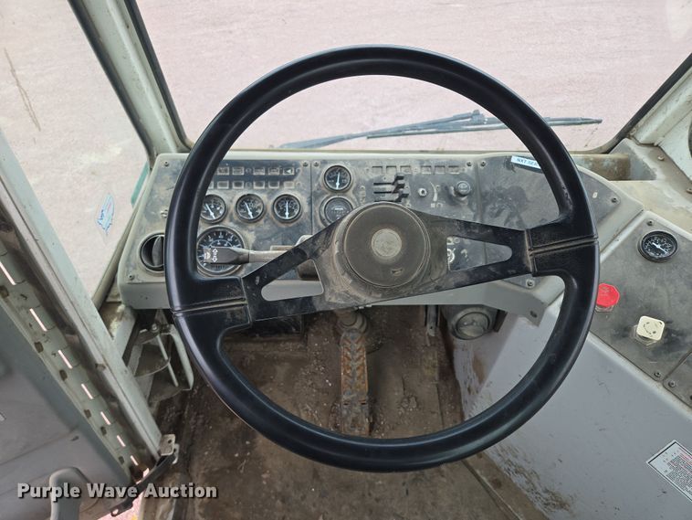 image for item DY1145 2011 Kalmar  Ottawa yard truck