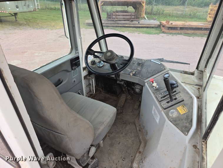 image for item DY1145 2011 Kalmar  Ottawa yard truck