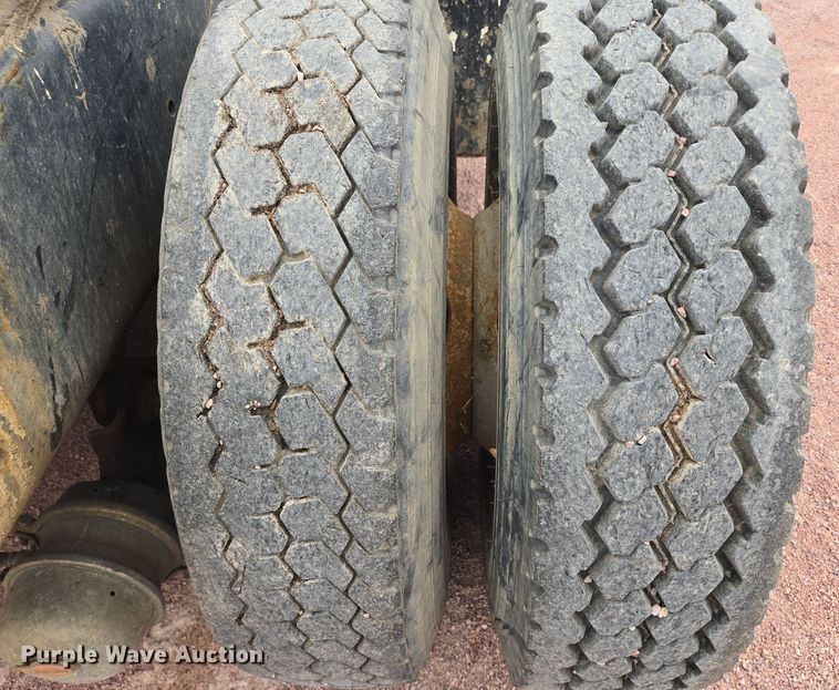 image for item DY1145 2011 Kalmar  Ottawa yard truck