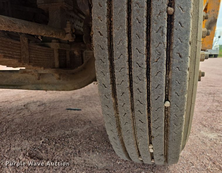 image for item DY1145 2011 Kalmar  Ottawa yard truck