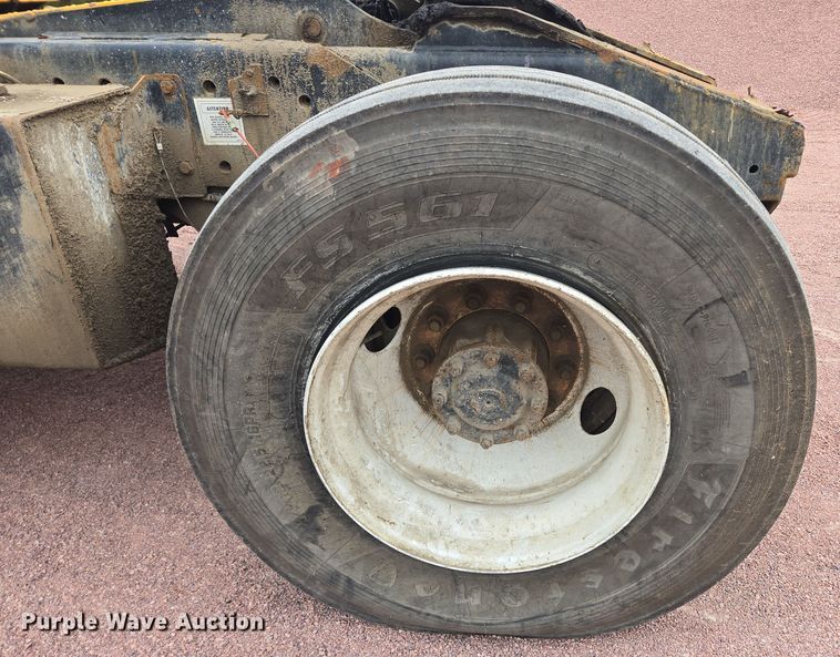 image for item DY1145 2011 Kalmar  Ottawa yard truck