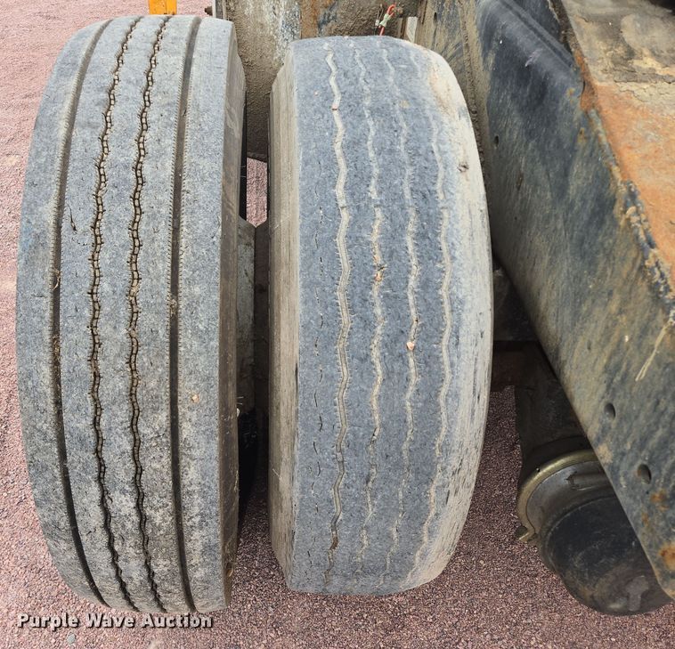 image for item DY1145 2011 Kalmar  Ottawa yard truck