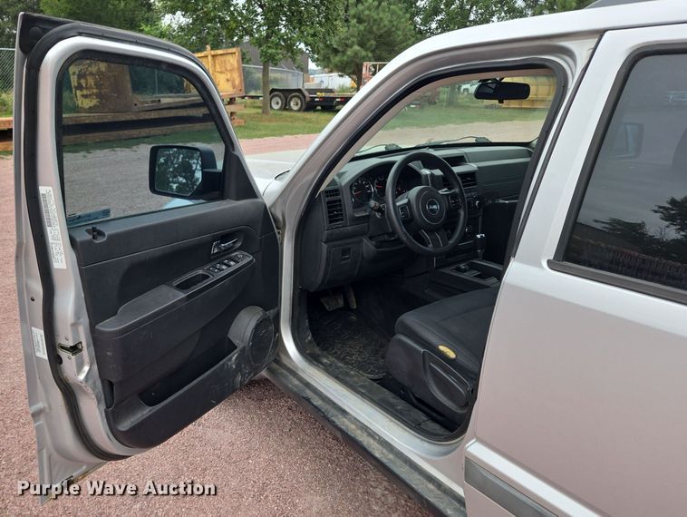 image for item DY1146 2011 Jeep Liberty SUV