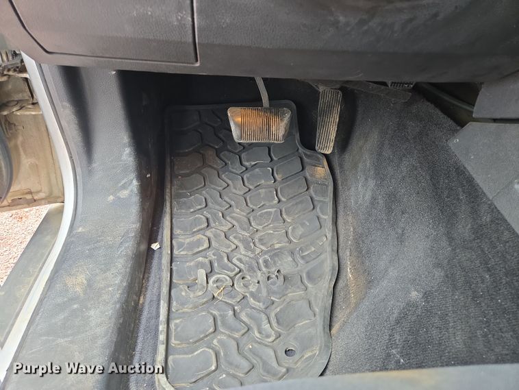 image for item DY1146 2011 Jeep Liberty SUV