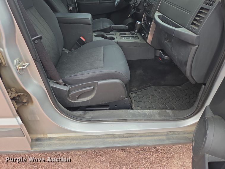 image for item DY1146 2011 Jeep Liberty SUV