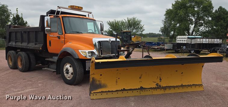 image for item DY1147 2005 International 7400 dump truck