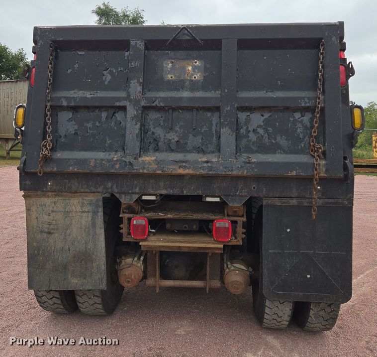 image for item DY1147 2005 International 7400 dump truck