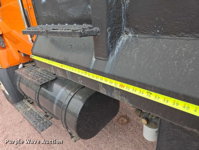 image for item DY1147 2005 International 7400 dump truck