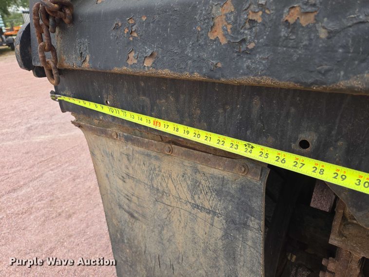 image for item DY1147 2005 International 7400 dump truck